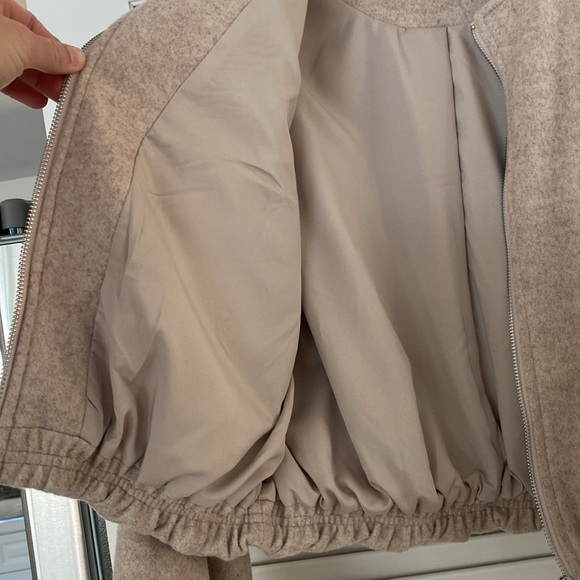 Jacket - Picture 6 of 10